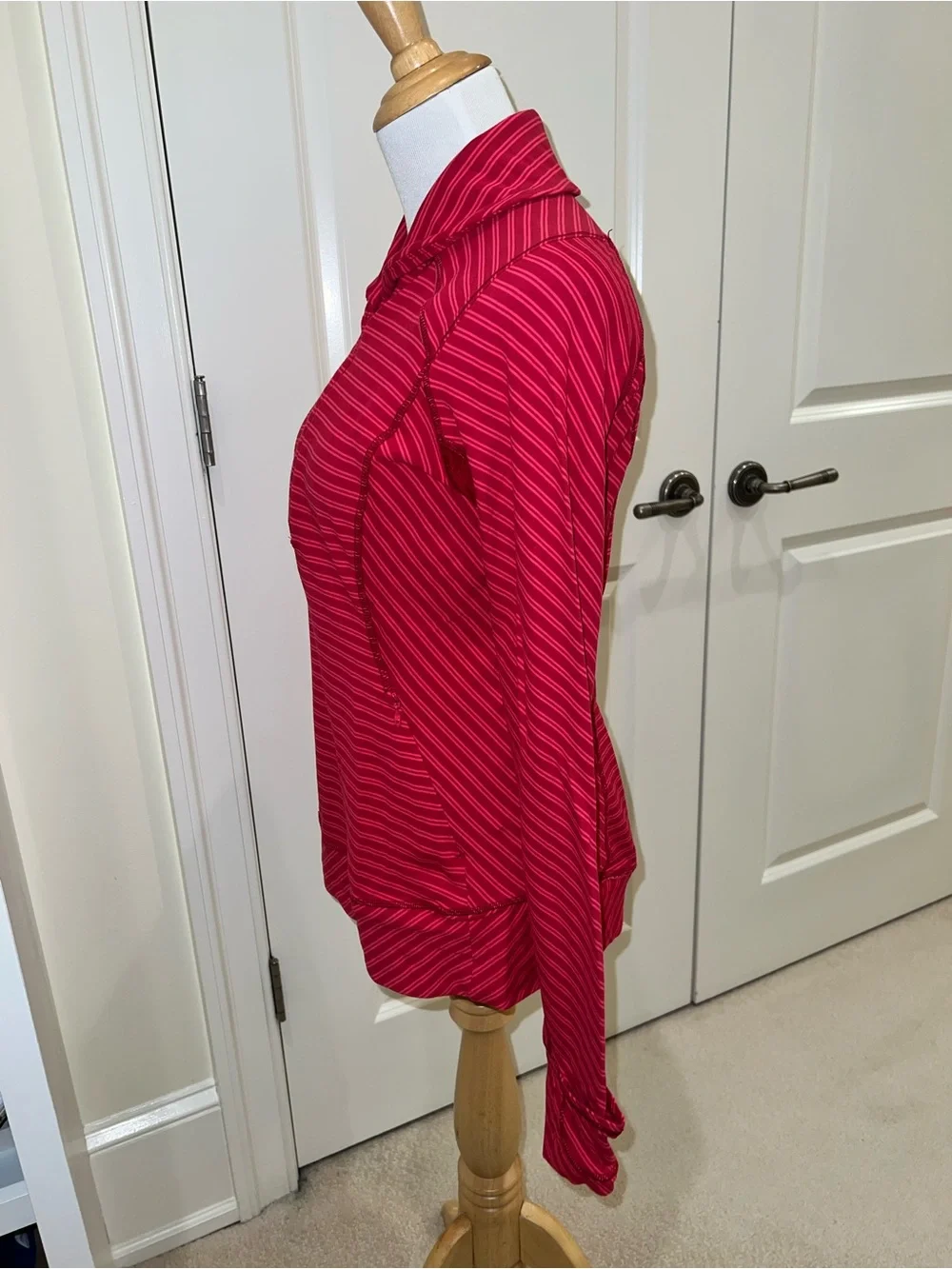 EUC Lululemon Think Fast Stripped Pullover Running Long Sleeve Top size 8